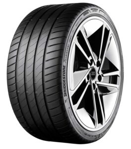 フロント：２６５／３５　Ｒ２１　１０１ＸＬ　Ｙ、リア：３０５／３０　Ｒ２１　１０４ＸＬ　Ｙ